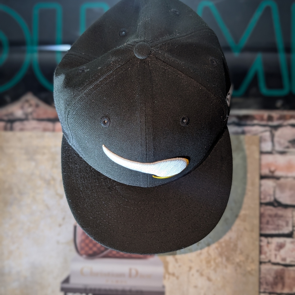 New Era Brand Minnesota Vikings Fitted Hat, Black With Viking Horn, Size 7 3/8.